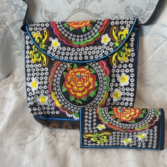 Embroidered Boho Artsy Festival Shoulder Bag & Wallet Set - Picture 13 of 13